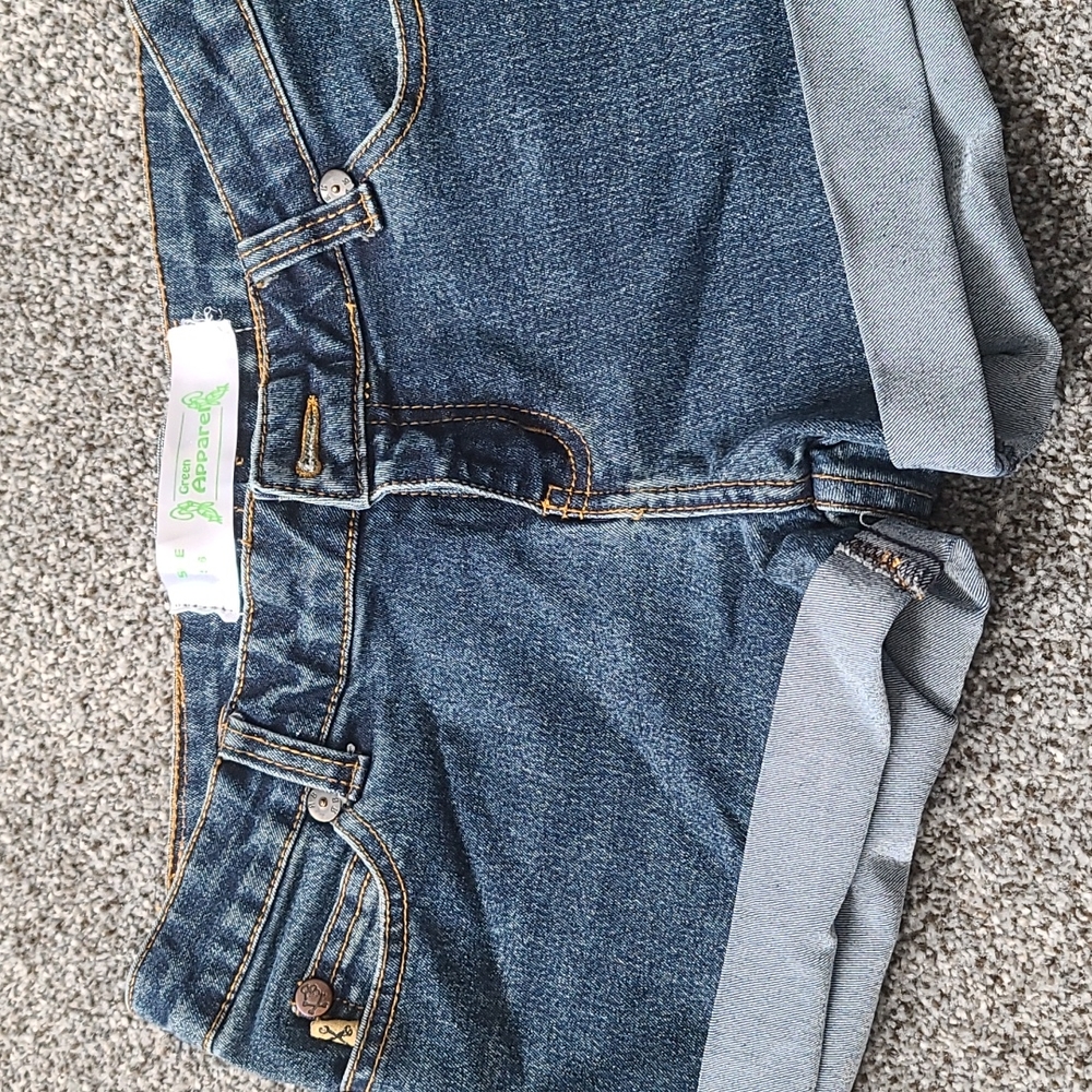 Green apparel shorts